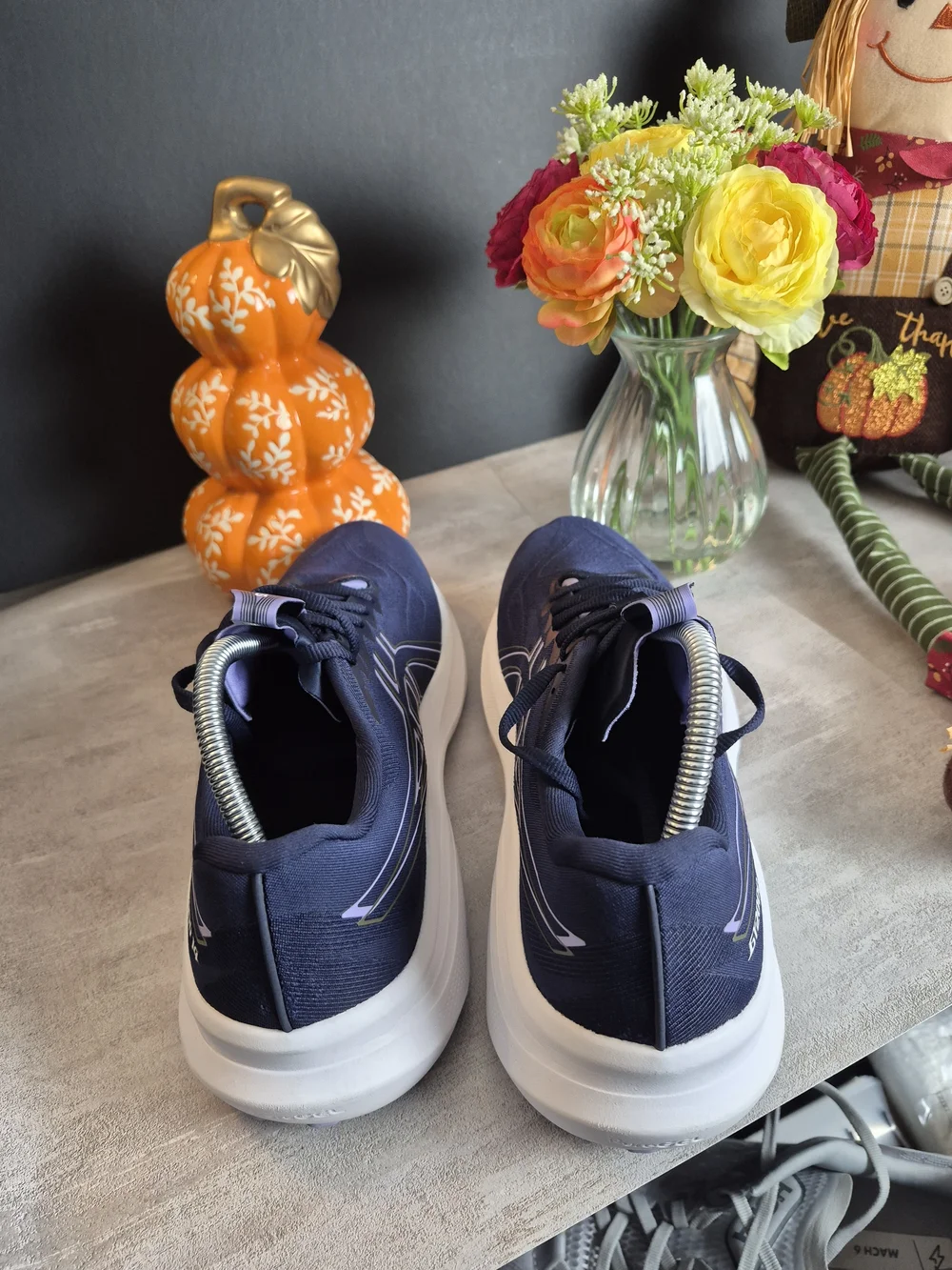 ASICS Navy and White Women’s GT-2000 14 Running Shoes. Size 10